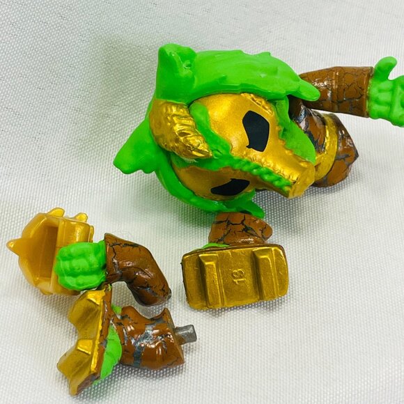 Moose Toys Treasure X Ninja Figure With Detachable Arm - Picture 5 of 6